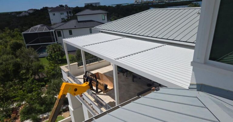 An aerial perspective of a modern white residential home featuring a solid roof pergola system over a second-story patio. A digital HUD overlay monitors 'WATERPROOFING' and 'INSULATION' efficiency, with technical data points tracking moisture maps and thermal seal security.